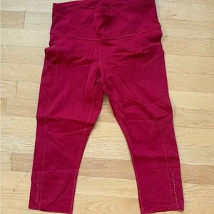 Women’s Lululemon Red Capri leggings